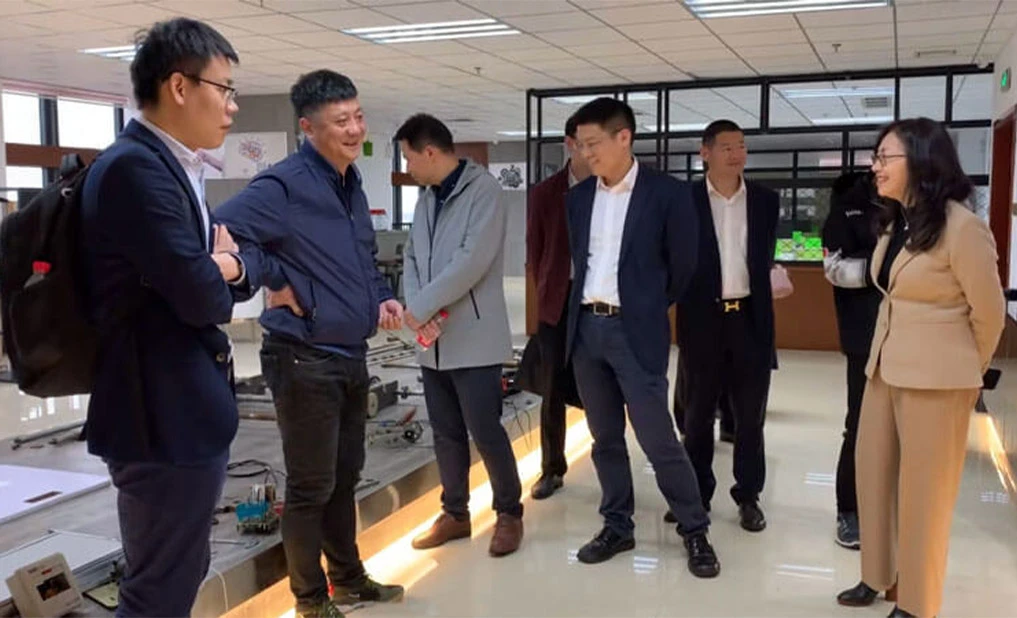 The academician of Chinese Academy of Science visit our company